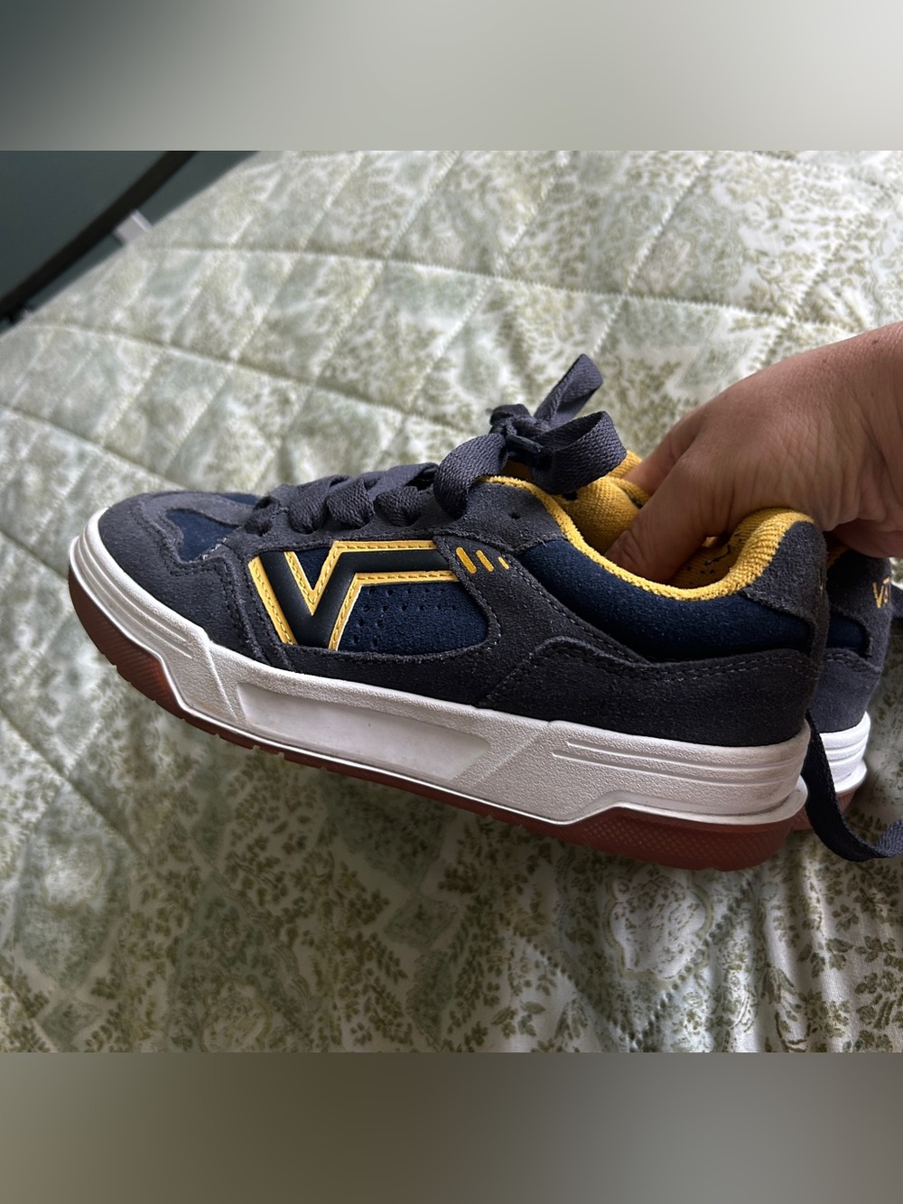 Boys vans tennis shoes sneakers size 4